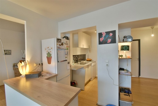 Exclusivity For sale Lille apartment T3 of 80 m² with cellar