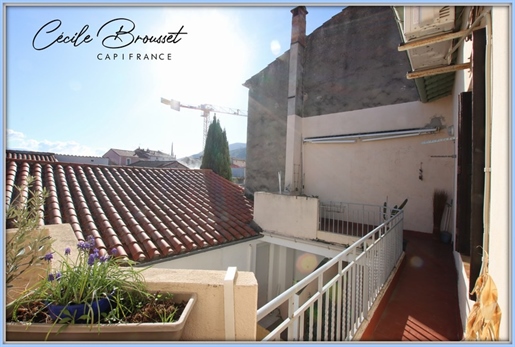 Dpt Pyrénées Orientales (66), for sale Ceret T4 apartment of 103.29 m² with terrace and balcony