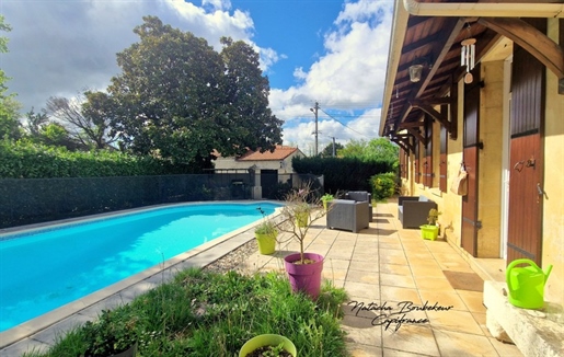 Bergerac (24), Character house of 170 m², near town center, 8 rooms + swimming pool + garage + basem