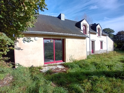 Dpt Finistère (29), à vendre Saint Hernin maison P5 de 150 m² - Plain pied