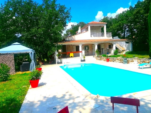 St Maximin La Ste Baume(Var) 2063m² arboré avec villa de 82 m²env+garage ,terrasses,piscine11mX4,5m,