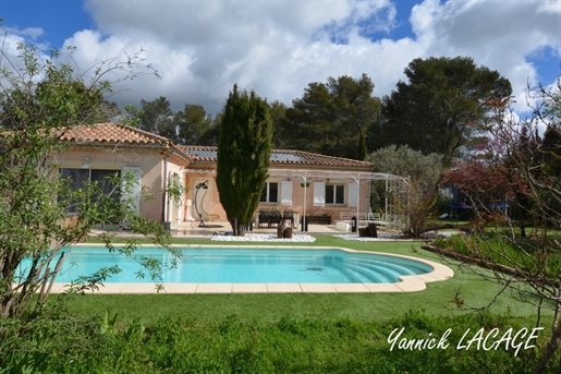 Dpt Bouches du Rhône (13), verkoop Cuges Les Pins Prachtige villa van 236 m² met zwembad en