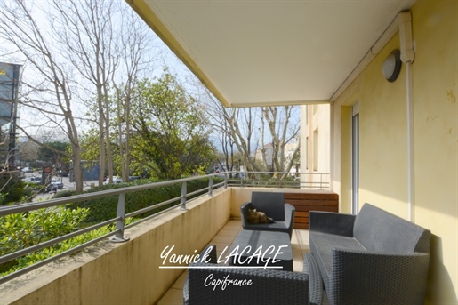 Dpt Bouches du Rhône (13), for sale Marseille 8Th District T2 apartment with terrace Bonneveine Bore