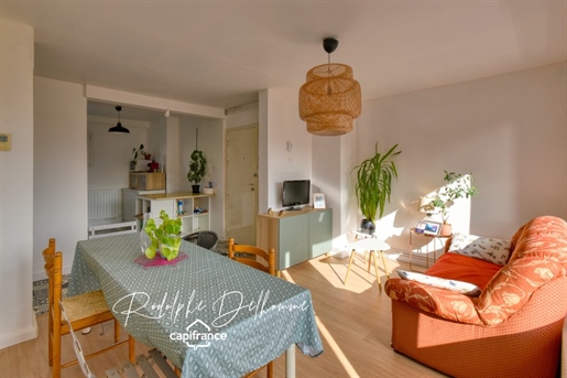 Exclusive, Montribloud district, Beautiful apartment with cellar and possibility of garage.