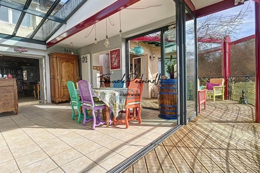 Dpt Rhône (69), à vendre en plein cœur de Dardilly maison P7 de 205 m² Vue Exceptionnelle - Terrain