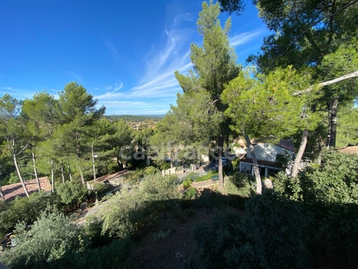 Dpt Bouches du Rhône (13), à vendre au Sud d'Aix en Provence, Villa de 141 m², 4 chambres