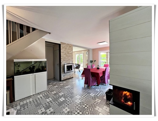 Dpt Morbihan (56), à vendre Noyal Pontivy maison P7 de 130 m² - Terrain de 2600 - Plain pied
