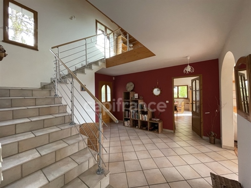 Dpt Haute Savoie (74), à vendre proche de Seynod maison P8 de 203,08 m² - Terrain de 1 513,00 m²