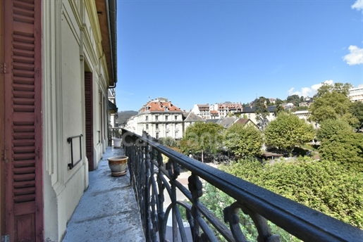 Aix-Les-Bains Hyper Center T4 apartment of 142m² on the 4th floor with elevator