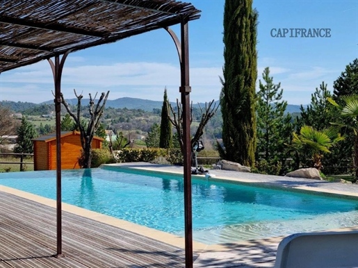 Accommodation/Event property in the Luberon, 6.3 ha, 80 beds, 1090 m2