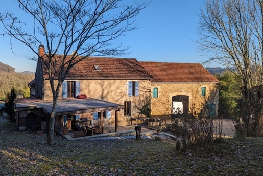 Magnificent gîte property, 2.5 hectares of land