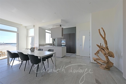 Dpt Hérault (34), à vendre Carnon Plage maison P9 de 323 m² - Terrain de 483,00 m²