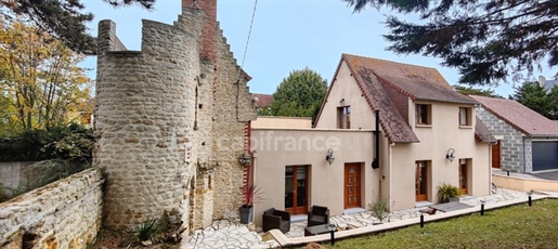 Dpt Calvados (14), for sale Ouistreham close to the beach and the town center, house of 160 m²