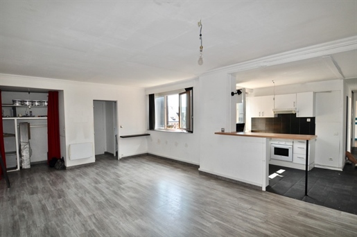 Dpt Seine Maritime (76), for sale Near Rouen 3-room apartment 76 m² on the 4th and last floor, south