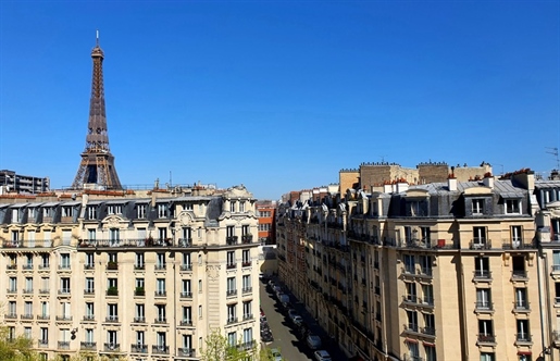 Dpt Paris (75), à vendre Paris 15Eme Arrondissement Nord appartement T2 de 66,36 m² - Vue Tour Eiffe