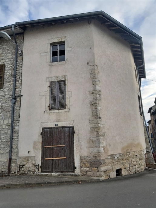 Dpt Jura (39), Im Zentrum von ARINTHOD Haus zu renovieren