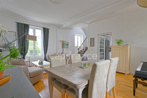 Dpt Yvelines (78), for sale Houilles 8-room character house of 145 m², 4 bedrooms.