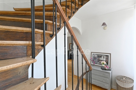 Dpt Yvelines (78), for sale Houilles 8-room character house of 145 m², 4 bedrooms.