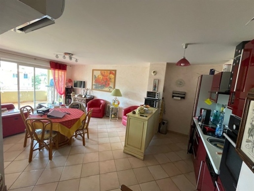 Var(83), Golfe de St-Tropez à vendre Cavalaire appartement T3 66M2+Terrasse 30M2 (Sud-Ouest) +Box Ss