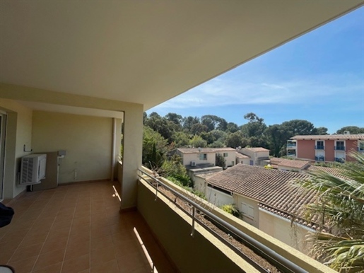 Var(83), Golf van St-Tropez te koop Cavalaire appartement T3 66M2+Terras 30M2 (Zuid-West) +Box Ss