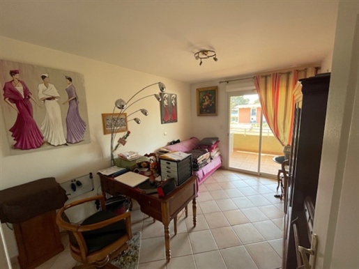 Var(83), Golfe de St-Tropez à vendre Cavalaire appartement T3 66M2+Terrasse 30M2 (Sud-Ouest) +Box Ss