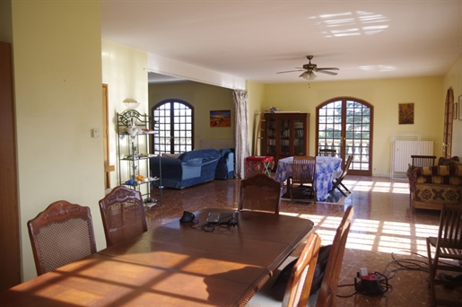 Dpt Gers (32), for sale near Vic Fezensac house P9 land of 7582 m², swimming pool, garage.