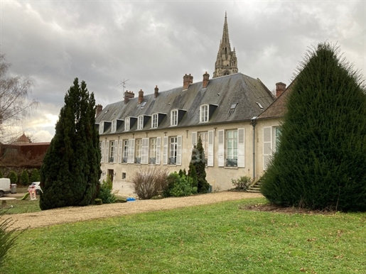 Dpt Aisne (02), for sale Soissons hyper-center property 638 m² with garage and 2166 m² of land