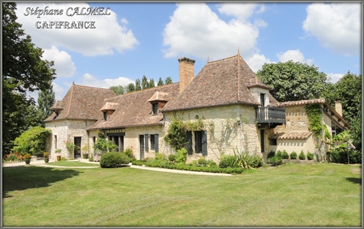 Dpt Dordogne (24), te koop nabij Beaumont - 2 huizen van 291 en 130 m² - Land van 3,5 uur - Swimmin