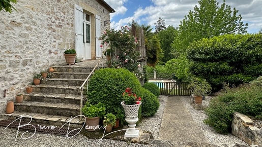 Dpt Dordogne (24), maison P9 de 221 m² Hab. - Terrain de 3 078,00 m²