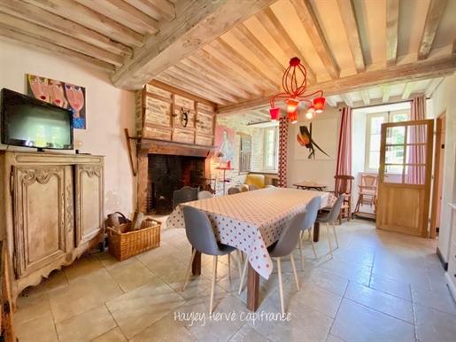 Restored farmhouse property with a gite and 2.1 ha near Bayeux, Calvados, Normandy