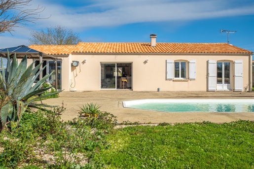 Dpt Charente Maritime (17), à vendre proche de La Rochelle maison P5 de 97 m² - Terrain de 4 893,00