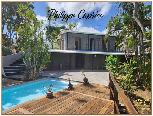 Martinique (972), for sale Coup de Coeur Villa with Detached Bungalow and Panoramic View in Franço