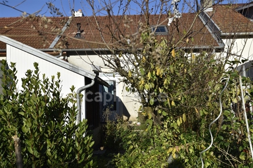 Dpt Doubs (25), for sale Semi-detached house to renovate