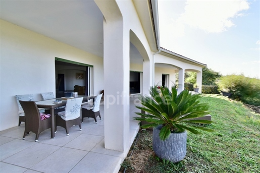 Dpt Corse (20), à vendre Bastelicaccia superbe villa de 330 m², vue mer, grand parking