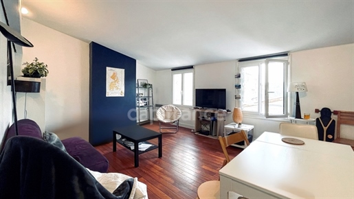 Dpt Gironde (33), à vendre Bordeaux Hypercentre, appartement 3 chambres de 70m² environ avec vue sur
