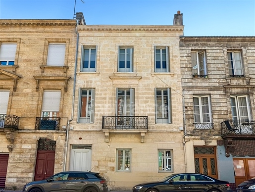 Dpt Gironde (33), for sale Bordeaux, recently renovated 45m² T2 apartment