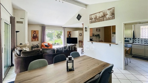 Dpt Gironde (33), à vendre Parempuyre maison plain-pied 4 pièces de 110m² - Terrain de 800m²