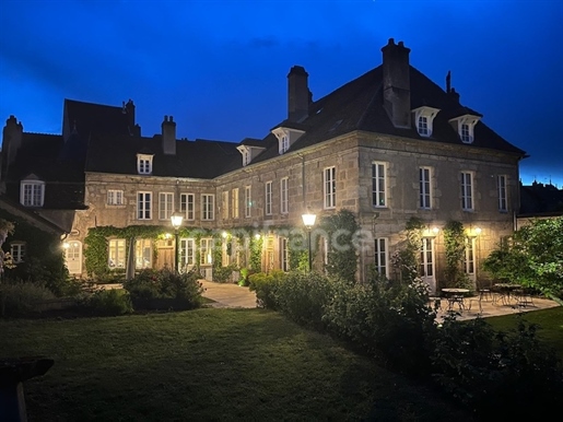 Dpt Saône et Loire (71), en venta Autun mansión privada del siglo Xviii