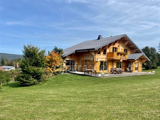 Premanon for sale - Chalet of 216m² on 7,800m2 of land including a plot of 3600m2 to build on