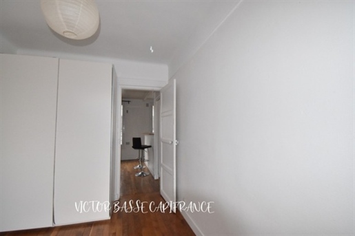 Department of Hauts de Seine (92), for sale in Courbevoie, 2-room apartment with cellar