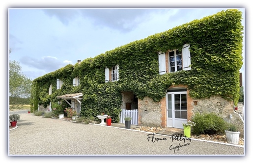 For sale old renovated equestrian farm - gîte P10 250 m² - Land of 11,000 m² Tarn (81)