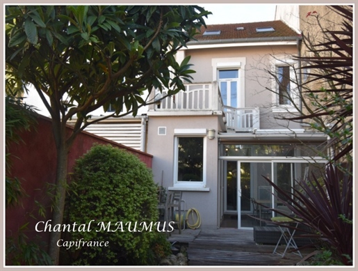 Dpt Hautes Pyrénées (65), for sale Tarbes house P5 of 140 m² on a plot of 205.00 m²