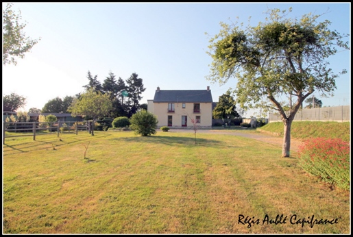 Dpt Ille et Vilaine (35), te koop vlakbij Sint-Gilles huis P6 van 156 m² - Terrein van 23.000,00 m²