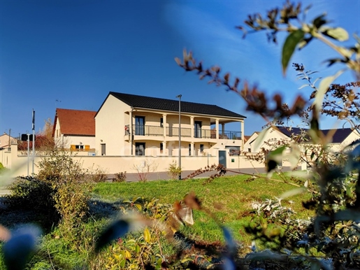 Dpt Saône et Loire (71), à vendre Saint-Marcel maison récente de 172 m² P7