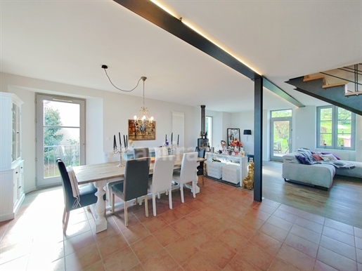 Dpt Saona y Loira (71), en venta Casa de carácter Aluze P5 166 m² sótanos-garajes