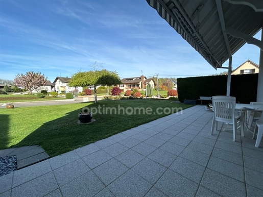 Leymen, 10min Tram station, very beautiful house of 135m², 5.41 ares with trees and landscaped, 3 be