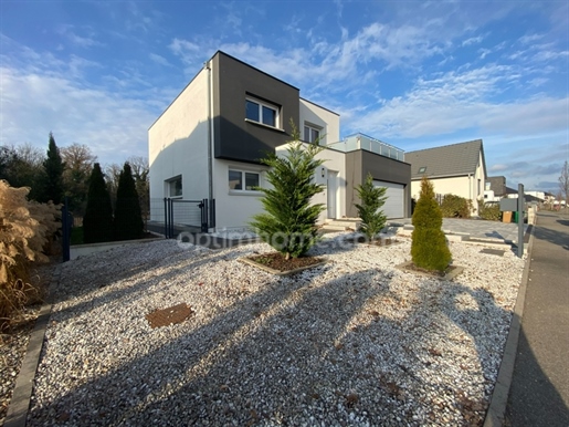 Saint-Louis, 300 m Busbahnhof nach Basel, prächtige Villa von 2016, 136 m² (+66 m² beheizter Keller!