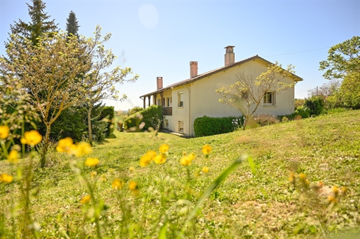 Landhaus von 274 m² mit atemberaubendem Blick auf die Pyrenäen