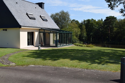 4 bedroom property on a large plot of 5600 M² with pond