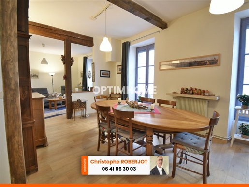 Apartment T4 in the heart of a historic city - Great quiet
